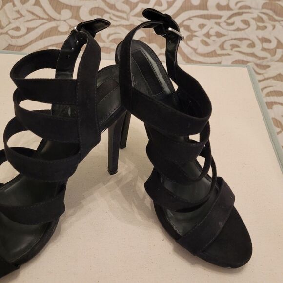 FOREVER 21 MULTI-STRAPS ZIPPER CLOSURE GLADIATOR SANDALS - Picture 11 of 16